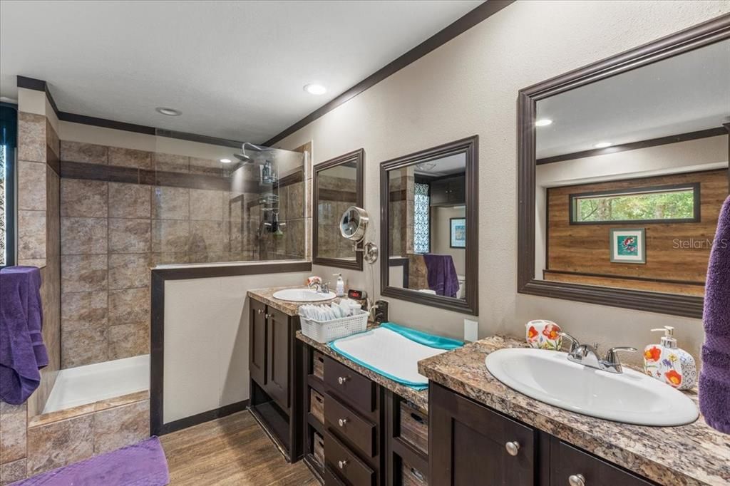 Activo con contrato: $296,000 (3 camas, 2 baños, 1568 Pies cuadrados)