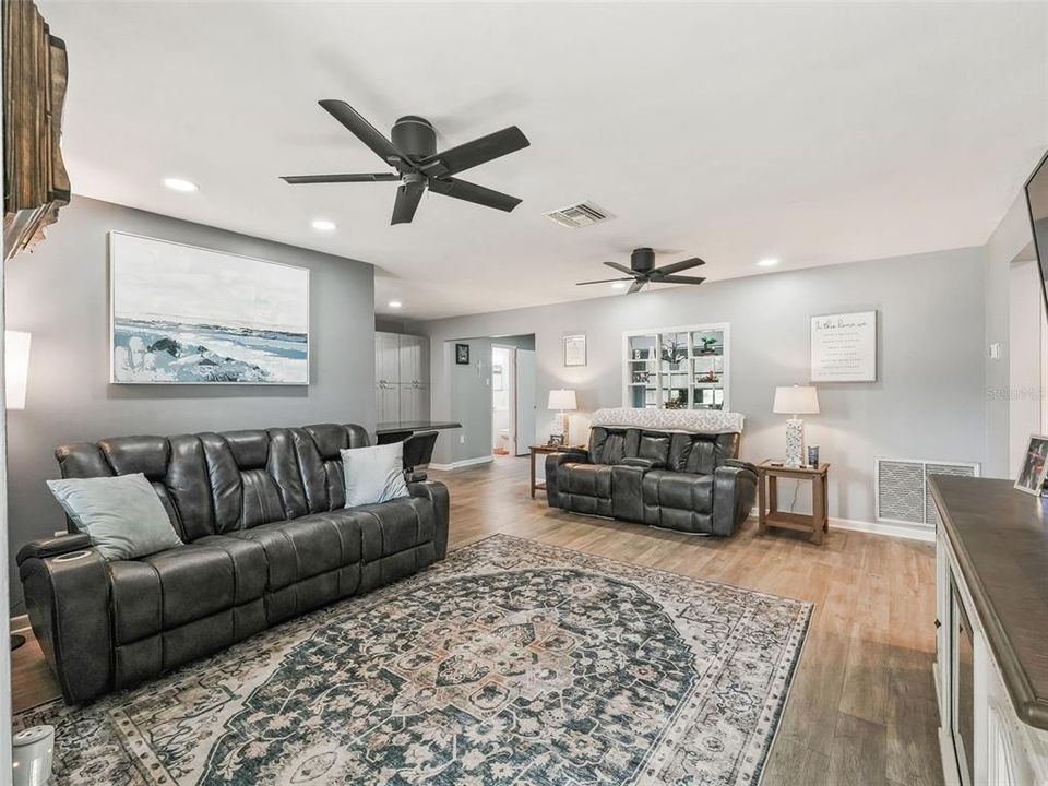 Activo con contrato: $316,000 (2 camas, 2 baños, 1825 Pies cuadrados)