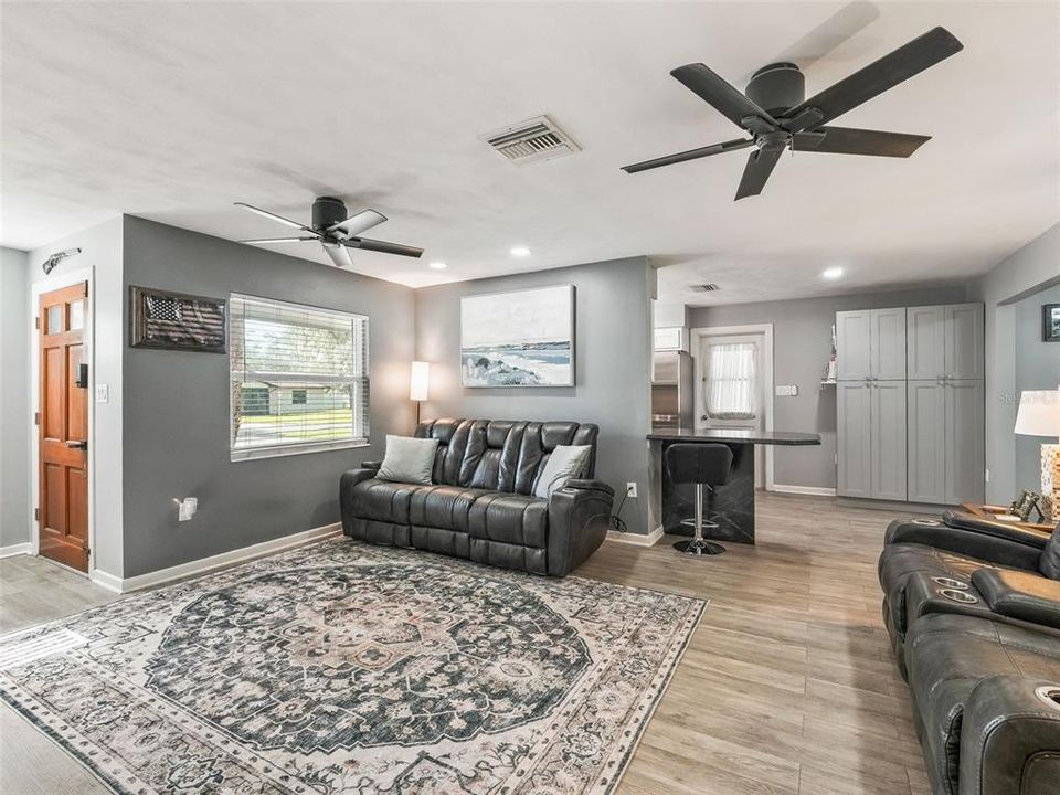 Activo con contrato: $316,000 (2 camas, 2 baños, 1825 Pies cuadrados)