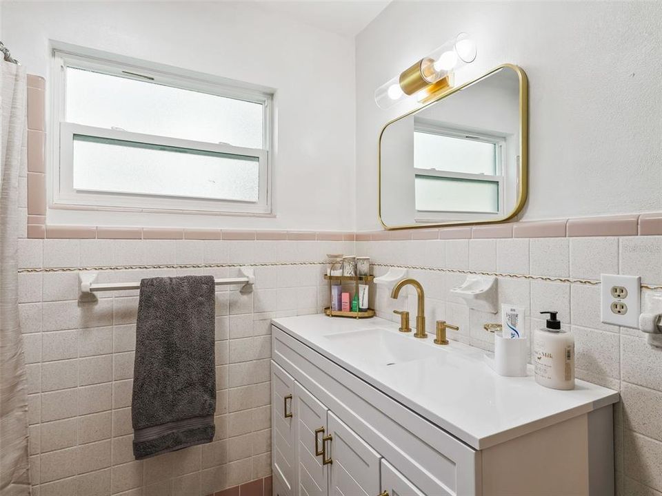 Activo con contrato: $316,000 (2 camas, 2 baños, 1825 Pies cuadrados)