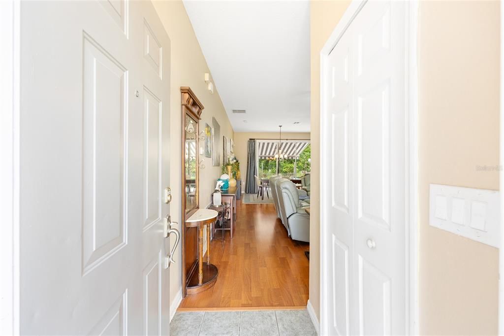 Activo con contrato: $249,000 (3 camas, 2 baños, 1406 Pies cuadrados)