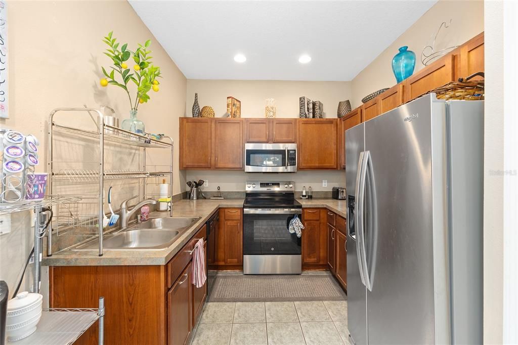 Activo con contrato: $249,000 (3 camas, 2 baños, 1406 Pies cuadrados)