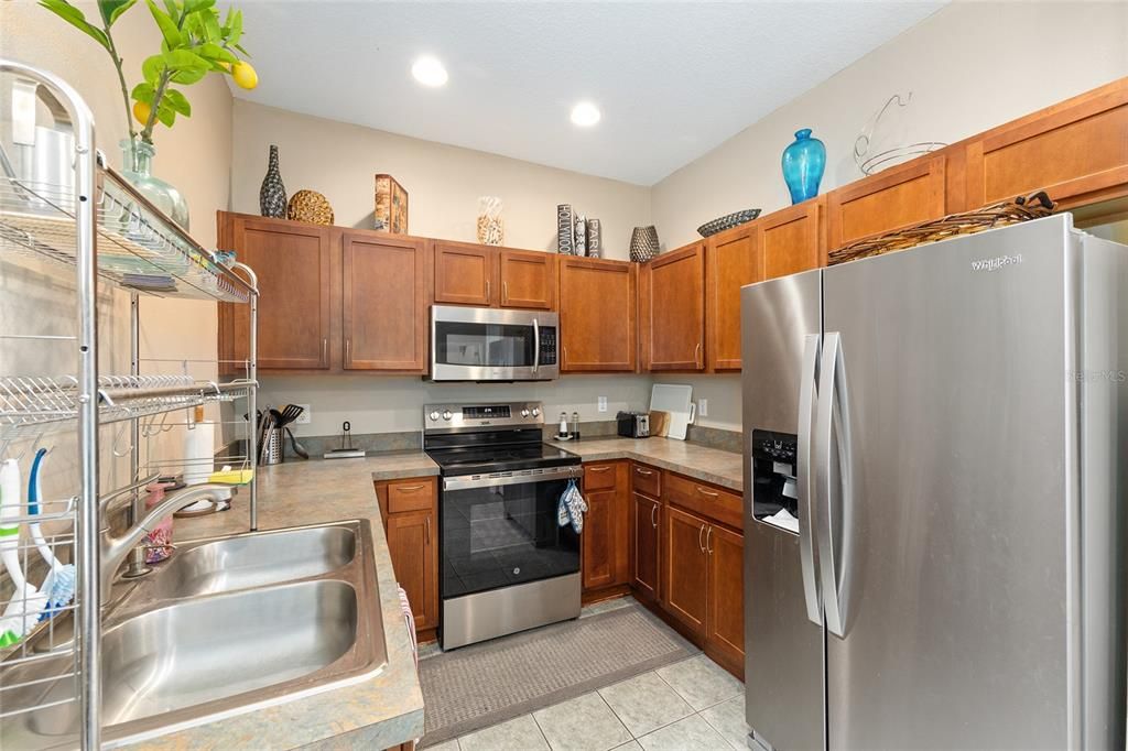 Activo con contrato: $249,000 (3 camas, 2 baños, 1406 Pies cuadrados)