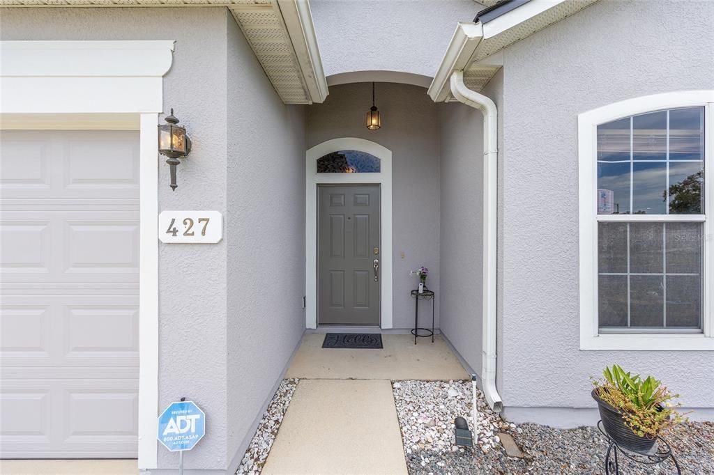 Activo con contrato: $249,000 (3 camas, 2 baños, 1406 Pies cuadrados)