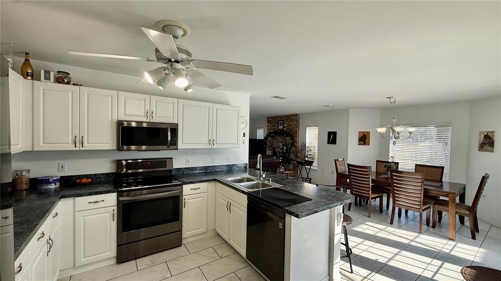 En Venta: $950,000 (3 camas, 3 baños, 1526 Pies cuadrados)