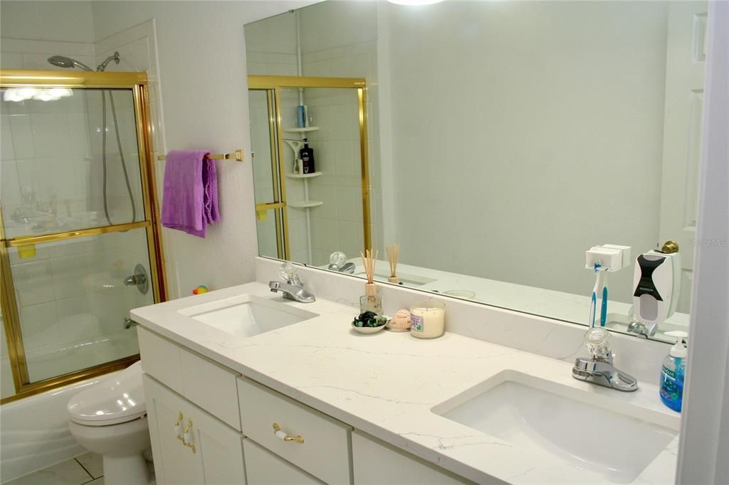 En Venta: $950,000 (3 camas, 3 baños, 1526 Pies cuadrados)