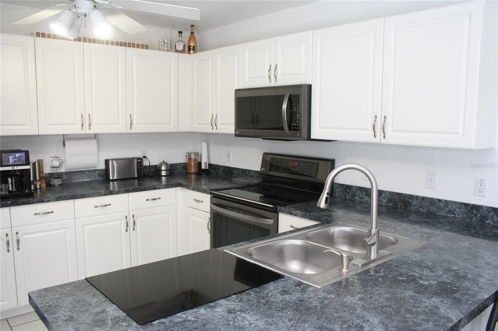 En Venta: $950,000 (3 camas, 3 baños, 1526 Pies cuadrados)