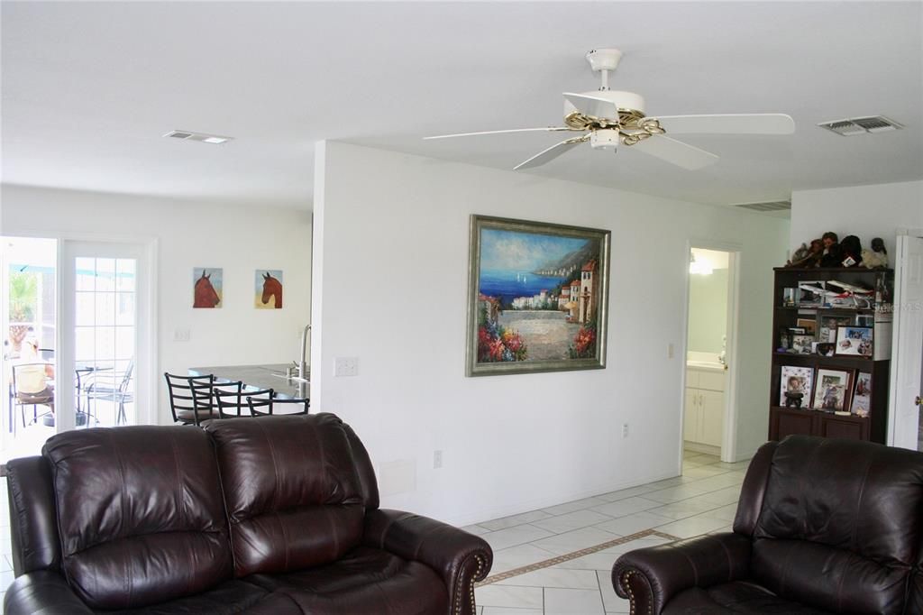 En Venta: $950,000 (3 camas, 3 baños, 1526 Pies cuadrados)