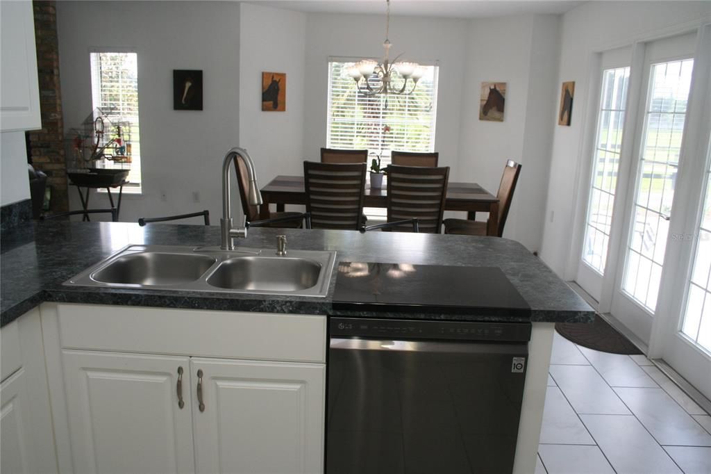 En Venta: $950,000 (3 camas, 3 baños, 1526 Pies cuadrados)