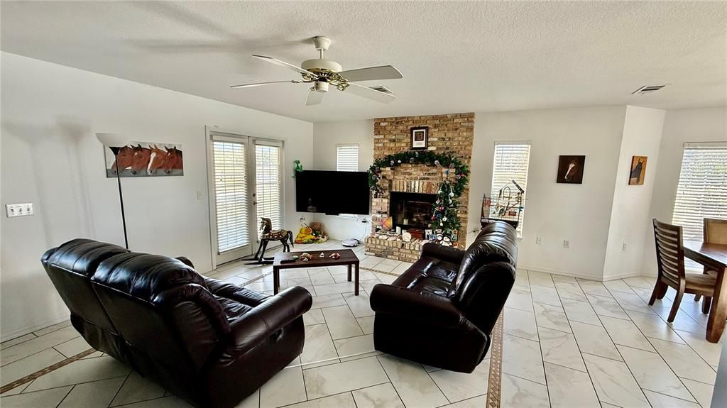 En Venta: $950,000 (3 camas, 3 baños, 1526 Pies cuadrados)