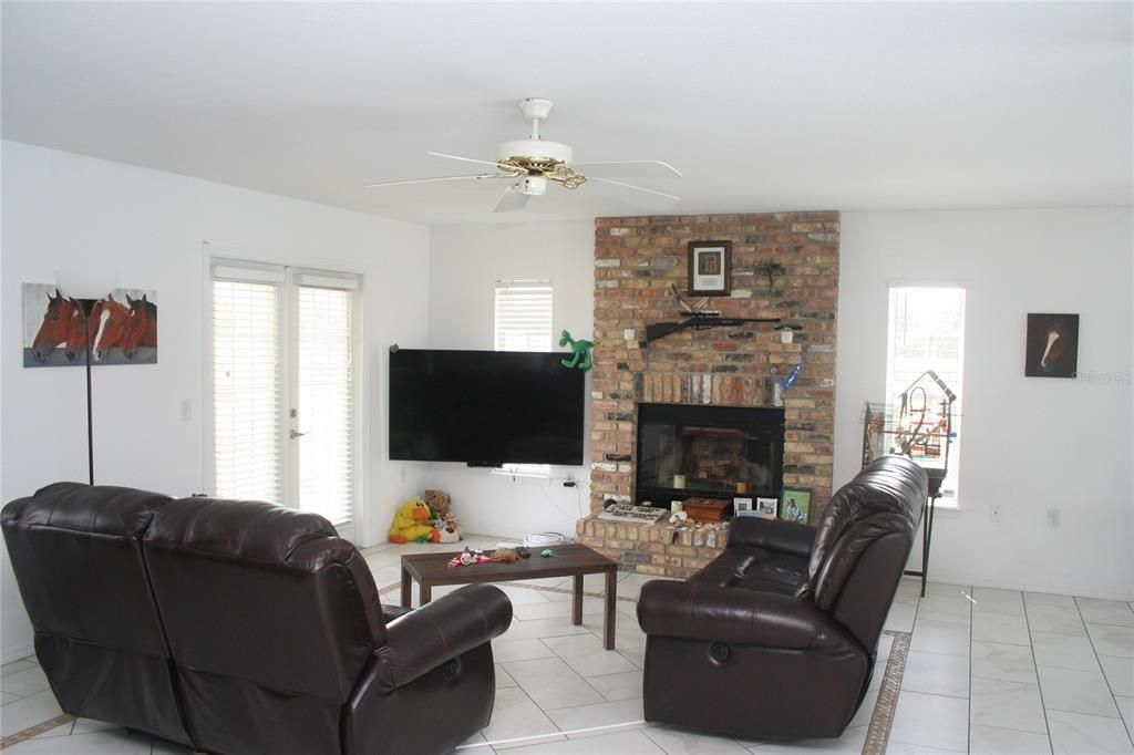 En Venta: $950,000 (3 camas, 3 baños, 1526 Pies cuadrados)