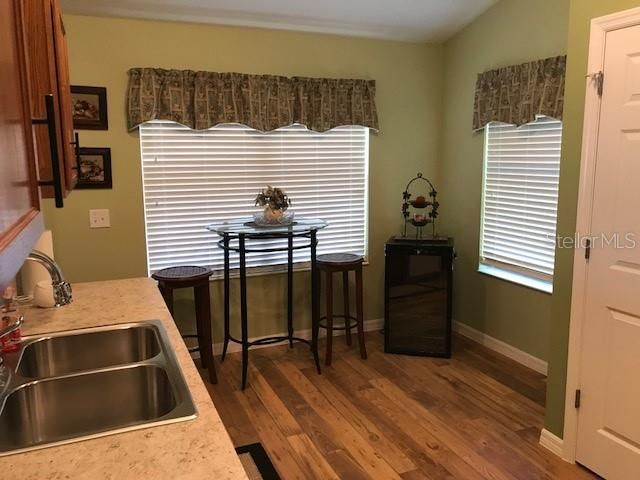 For Rent: $2,700 (2 beds, 2 baths, 1488 Square Feet)