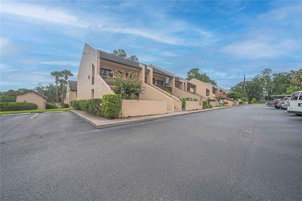 Под контрактом: $105,000 (1 спален, 1 ванн, 672 Квадратных фут)