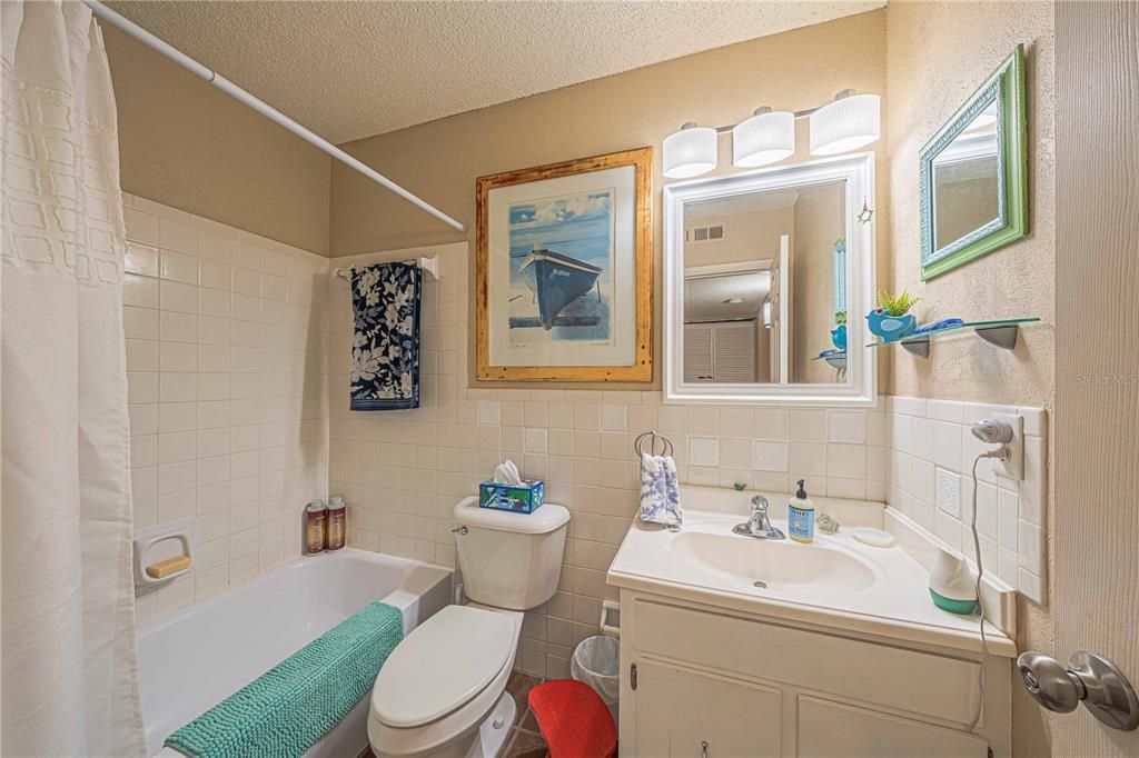 Под контрактом: $105,000 (1 спален, 1 ванн, 672 Квадратных фут)