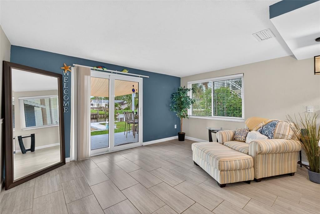 На продажу: $369,900 (3 спален, 2 ванн, 1467 Квадратных фут)