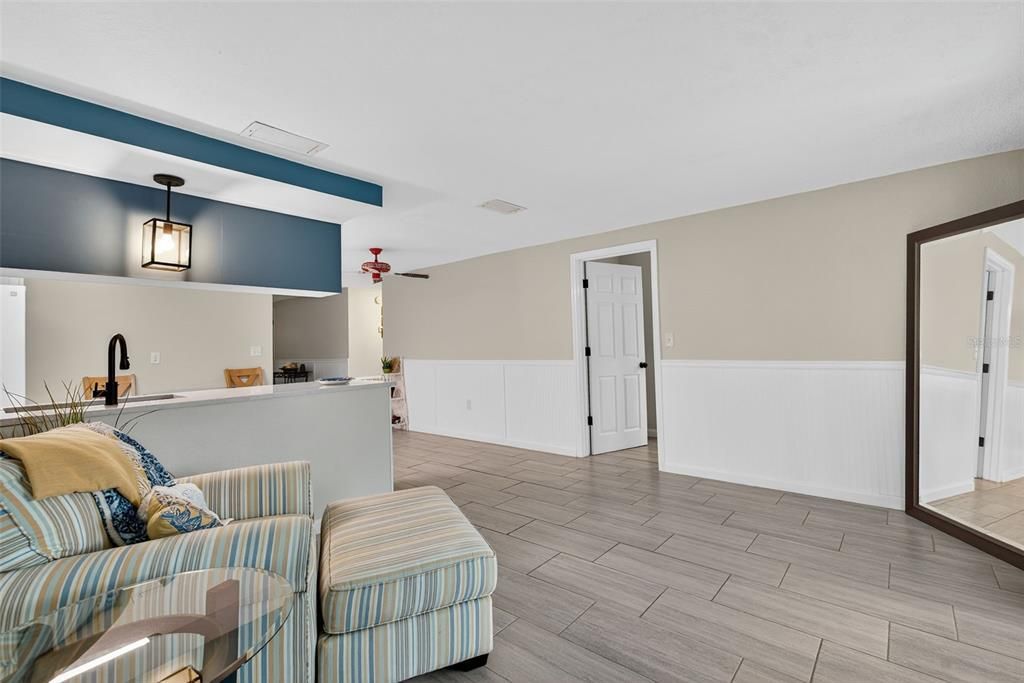 На продажу: $369,900 (3 спален, 2 ванн, 1467 Квадратных фут)