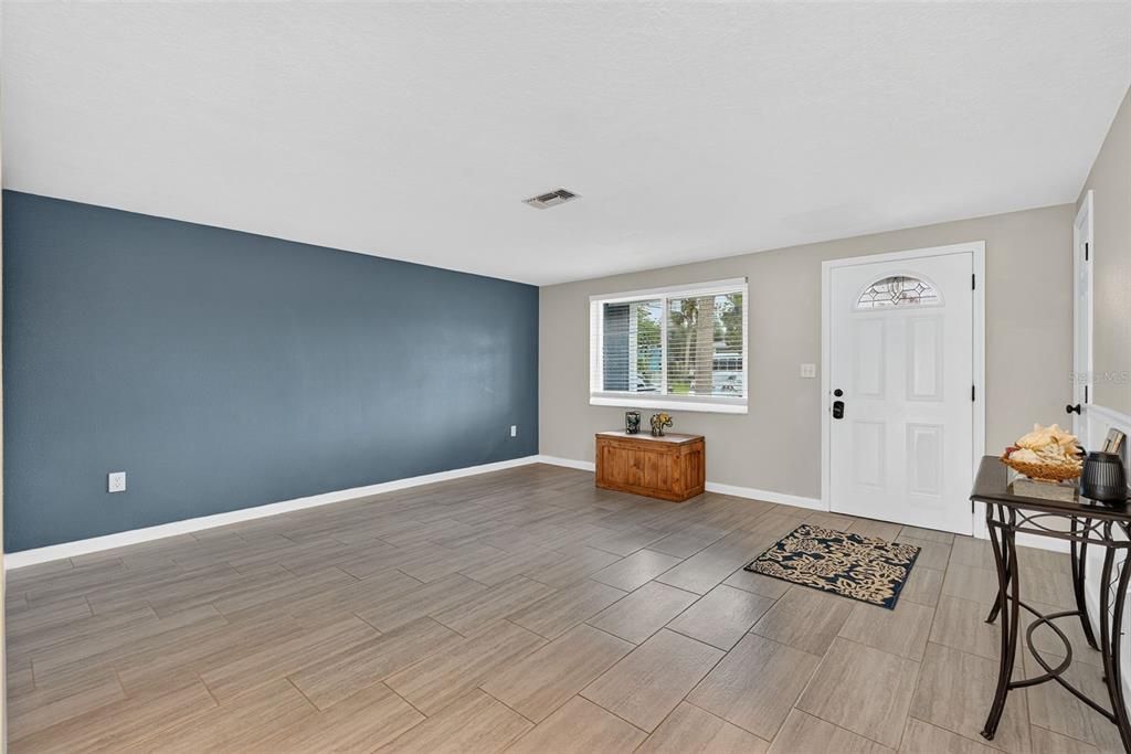 На продажу: $369,900 (3 спален, 2 ванн, 1467 Квадратных фут)