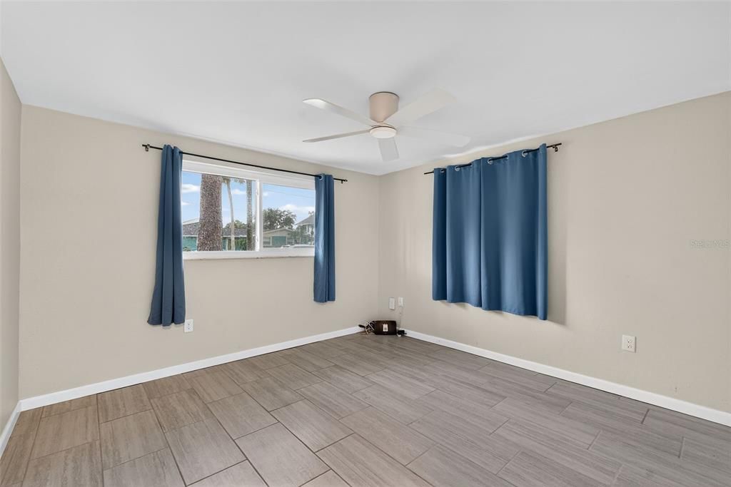 На продажу: $369,900 (3 спален, 2 ванн, 1467 Квадратных фут)