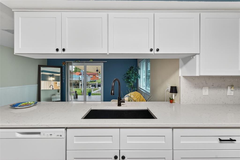 На продажу: $369,900 (3 спален, 2 ванн, 1467 Квадратных фут)