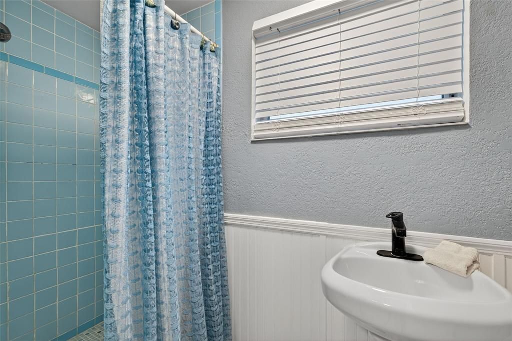 На продажу: $369,900 (3 спален, 2 ванн, 1467 Квадратных фут)