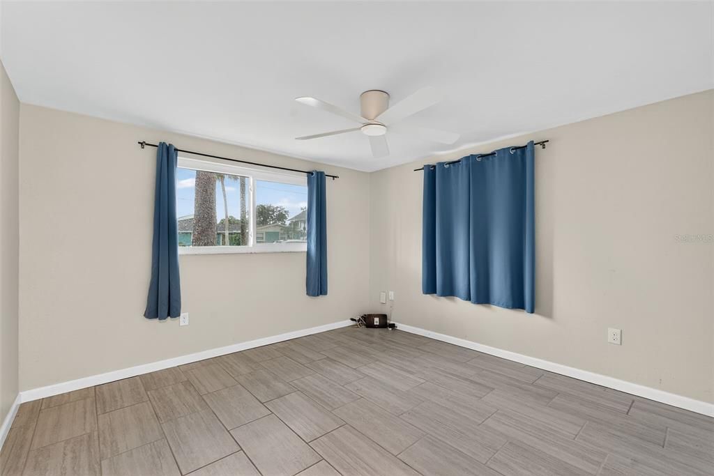 На продажу: $369,900 (3 спален, 2 ванн, 1467 Квадратных фут)