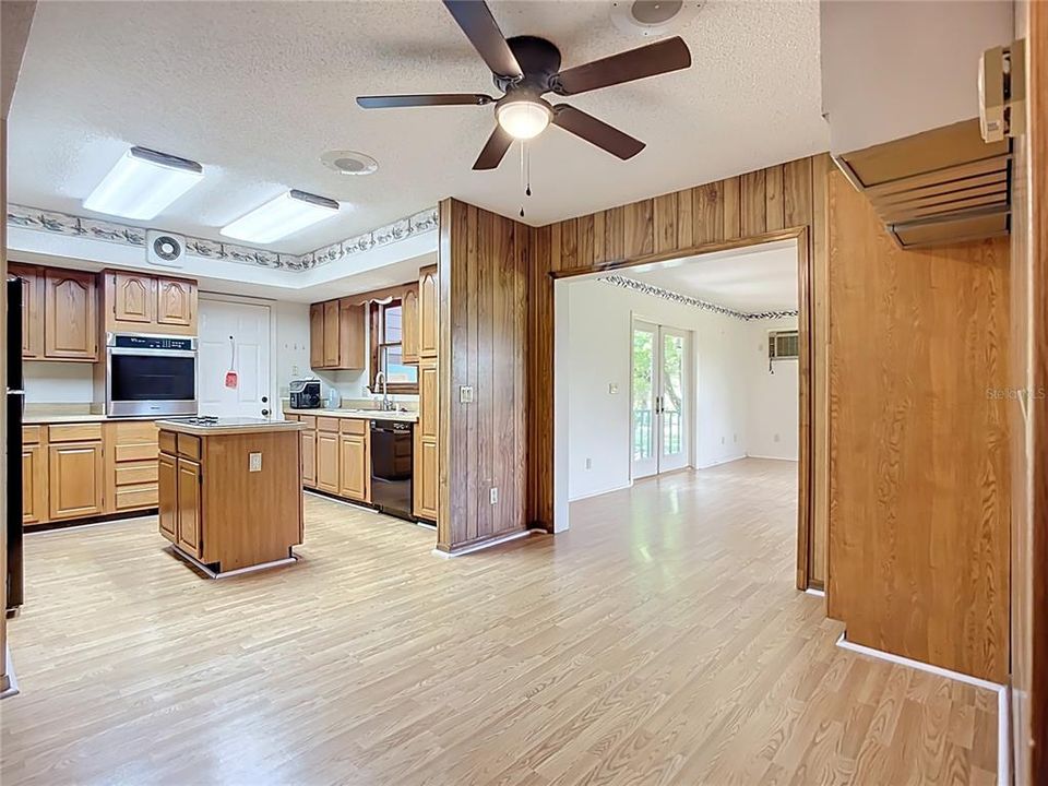 Active With Contract: $699,000 (3 beds, 2 baths, 2216 Square Feet)