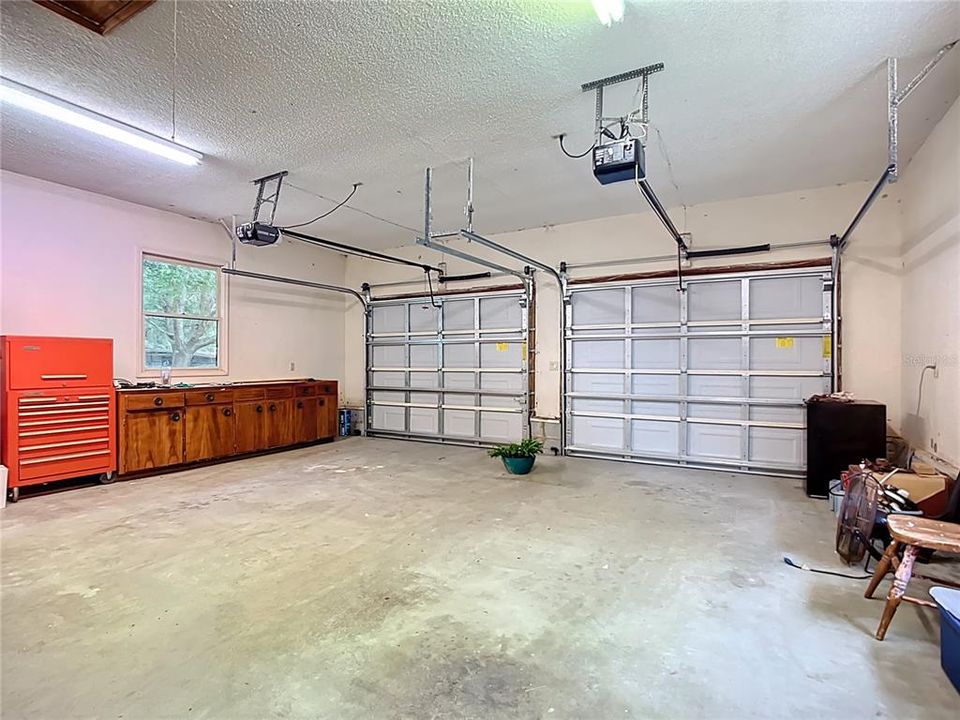 Active With Contract: $699,000 (3 beds, 2 baths, 2216 Square Feet)