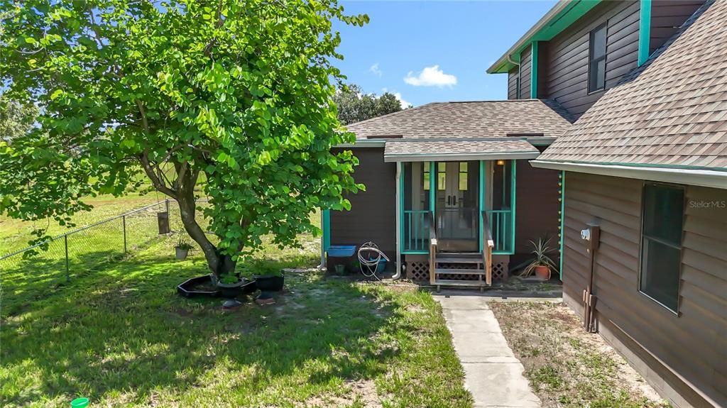 Active With Contract: $699,000 (3 beds, 2 baths, 2216 Square Feet)