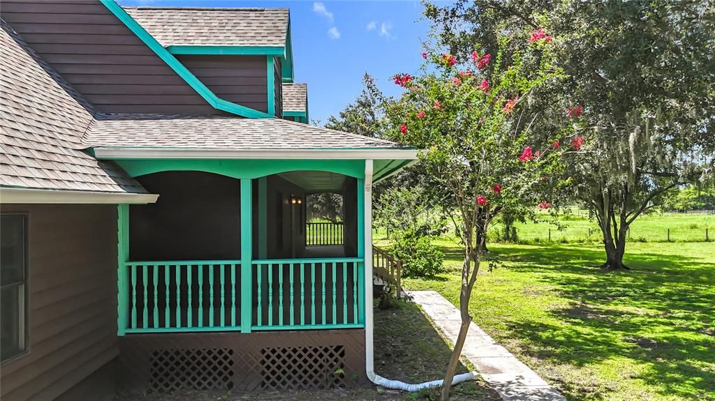 Active With Contract: $699,000 (3 beds, 2 baths, 2216 Square Feet)