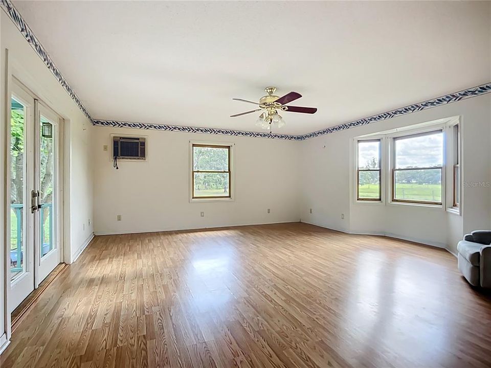 Active With Contract: $699,000 (3 beds, 2 baths, 2216 Square Feet)