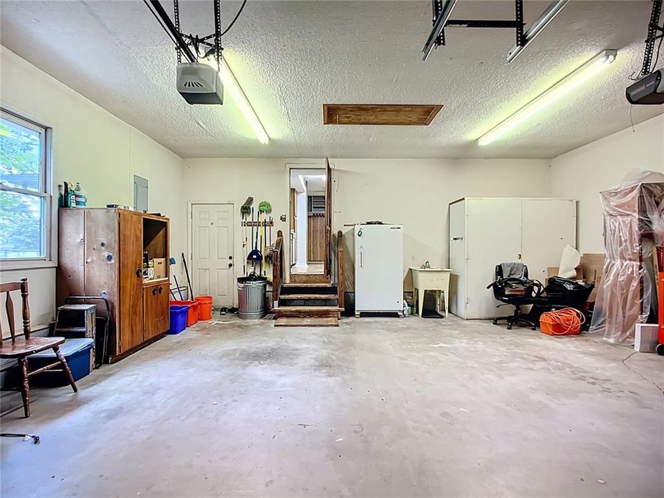 Active With Contract: $699,000 (3 beds, 2 baths, 2216 Square Feet)