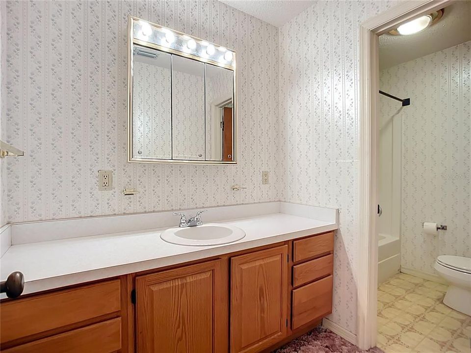 Active With Contract: $699,000 (3 beds, 2 baths, 2216 Square Feet)