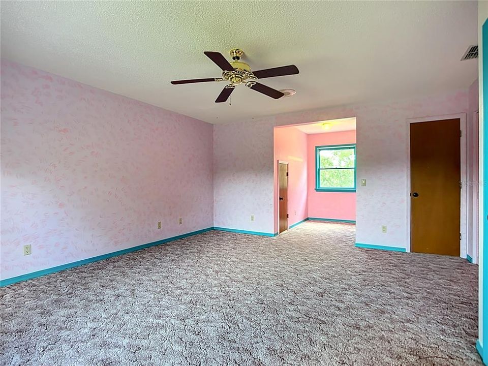 Active With Contract: $699,000 (3 beds, 2 baths, 2216 Square Feet)