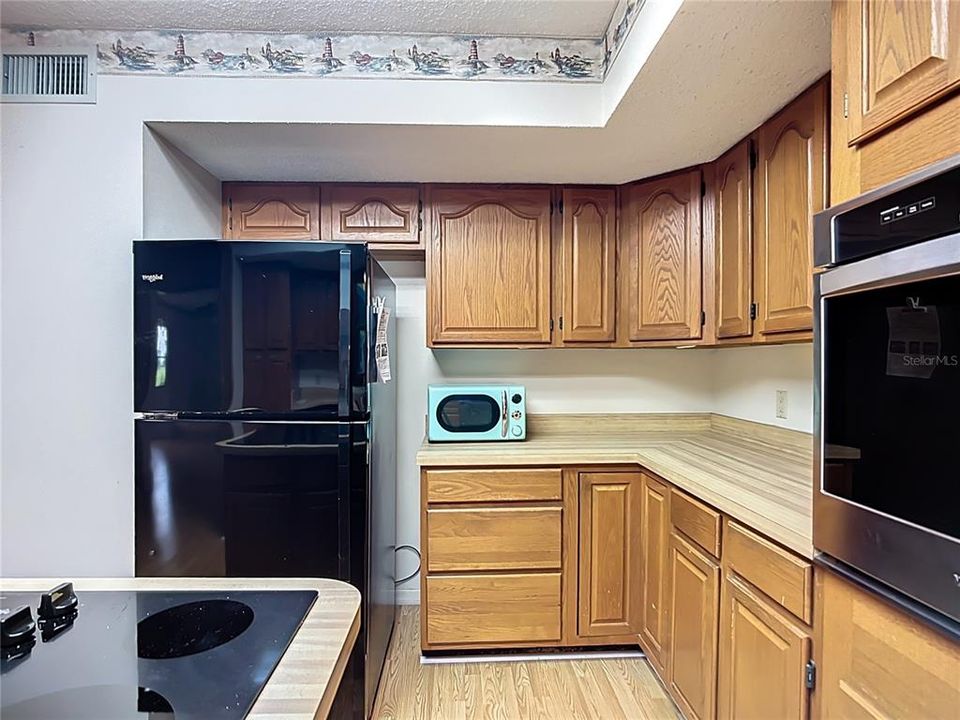 Active With Contract: $699,000 (3 beds, 2 baths, 2216 Square Feet)