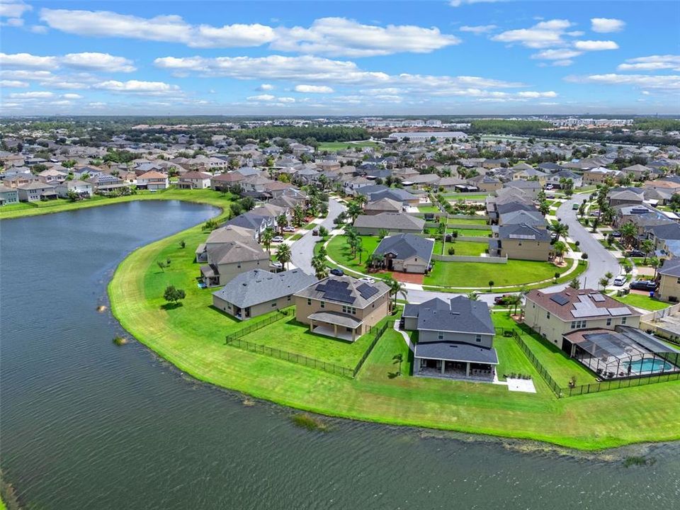 Под контрактом: $624,999 (5 спален, 4 ванн, 3497 Квадратных фут)