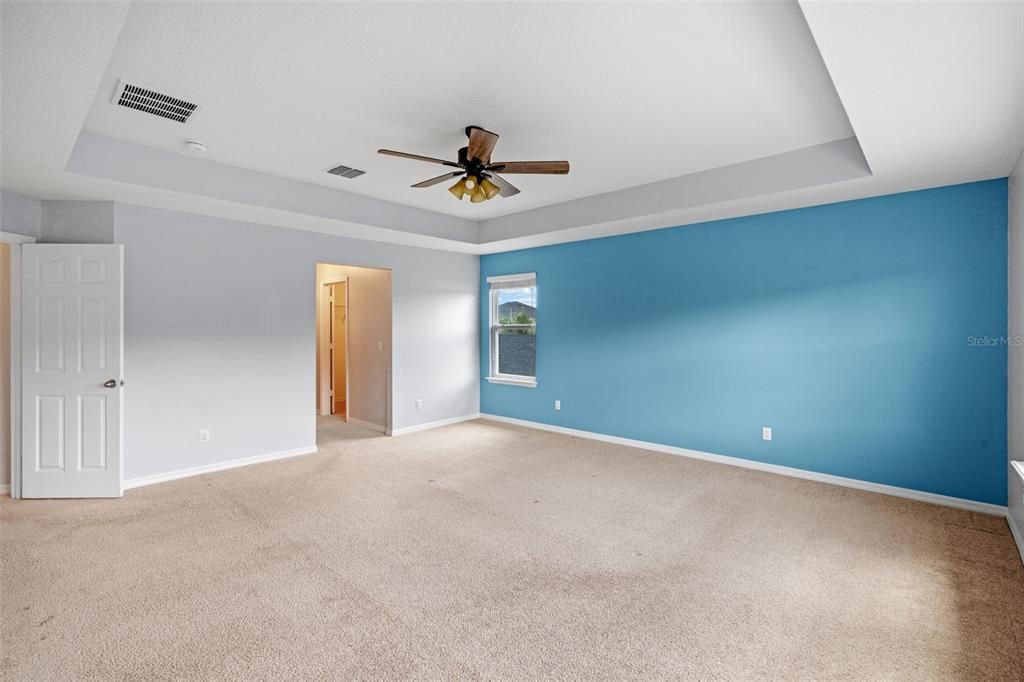 Под контрактом: $624,999 (5 спален, 4 ванн, 3497 Квадратных фут)