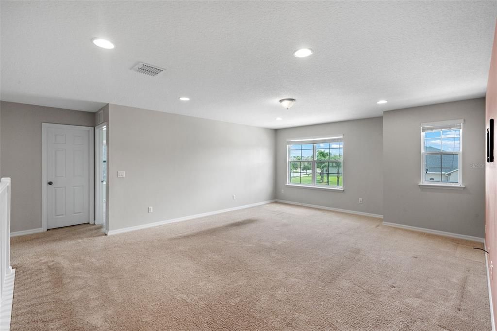 Под контрактом: $624,999 (5 спален, 4 ванн, 3497 Квадратных фут)