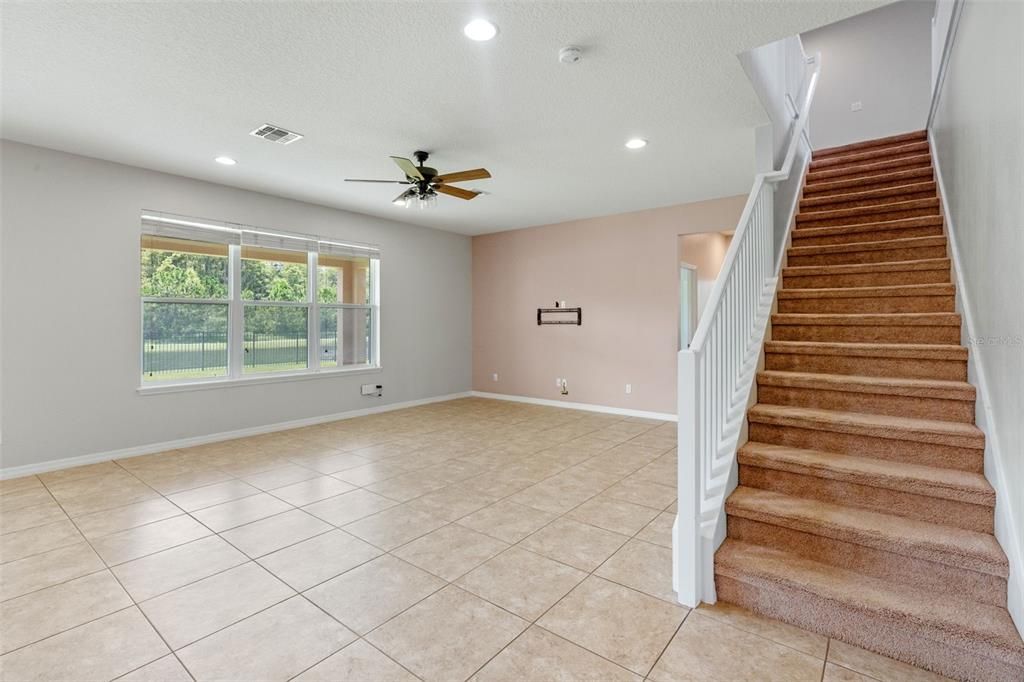 Под контрактом: $624,999 (5 спален, 4 ванн, 3497 Квадратных фут)