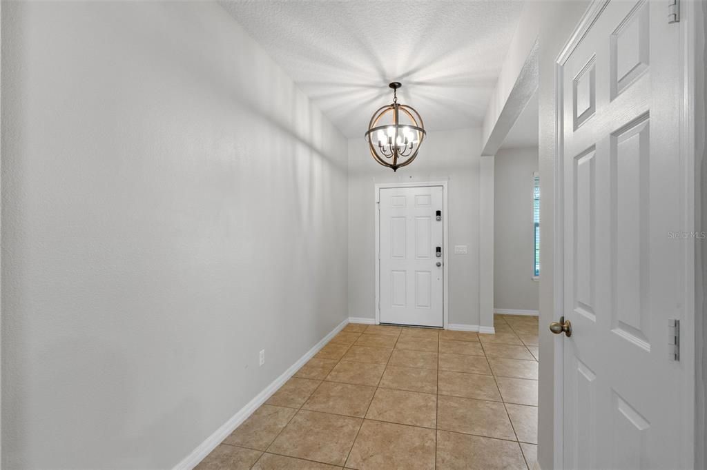 Под контрактом: $624,999 (5 спален, 4 ванн, 3497 Квадратных фут)