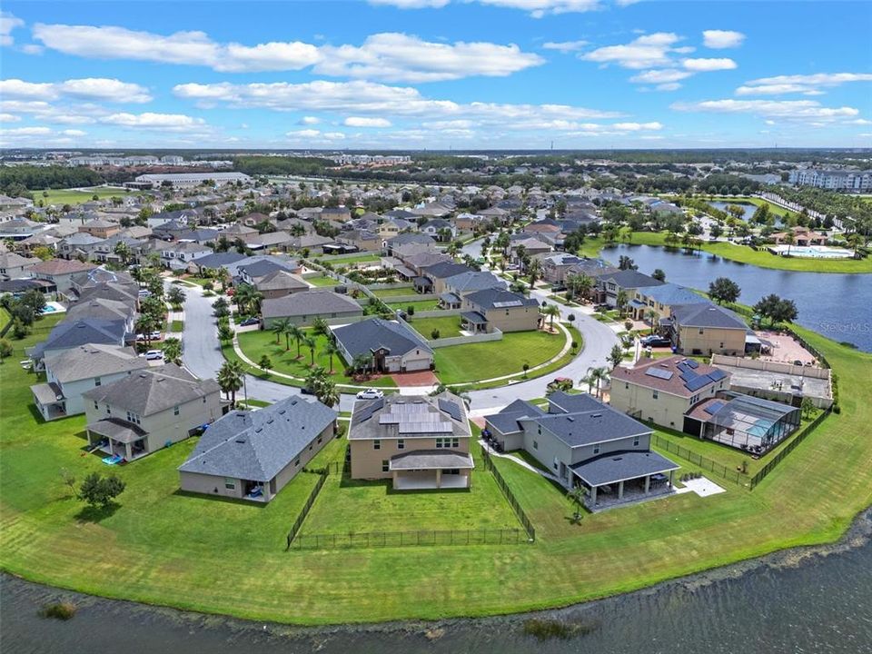 Под контрактом: $624,999 (5 спален, 4 ванн, 3497 Квадратных фут)