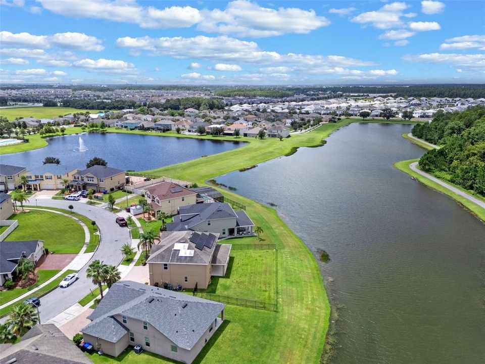 Под контрактом: $624,999 (5 спален, 4 ванн, 3497 Квадратных фут)