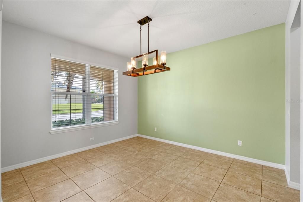 Под контрактом: $624,999 (5 спален, 4 ванн, 3497 Квадратных фут)