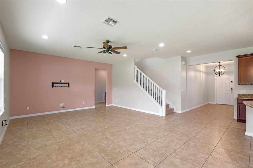 Под контрактом: $624,999 (5 спален, 4 ванн, 3497 Квадратных фут)