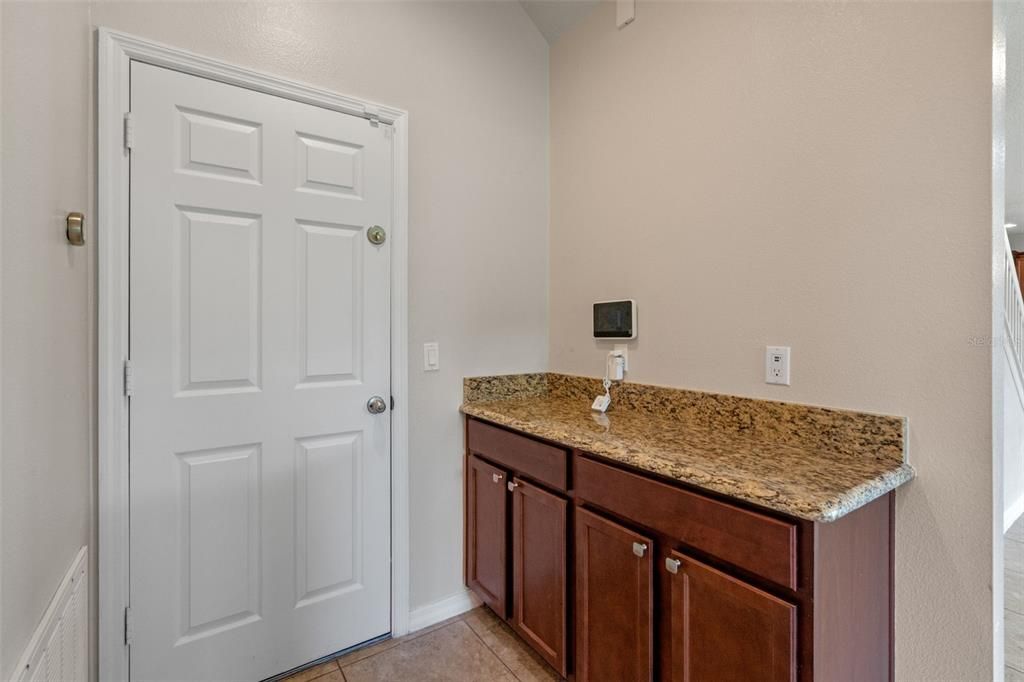 Под контрактом: $624,999 (5 спален, 4 ванн, 3497 Квадратных фут)