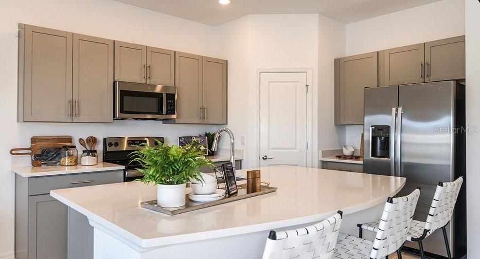 Active With Contract: $316,220 (3 beds, 2 baths, 1373 Square Feet)