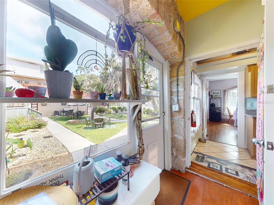 For Sale: $999,000 (6 beds, 6 baths, 2966 Square Feet)