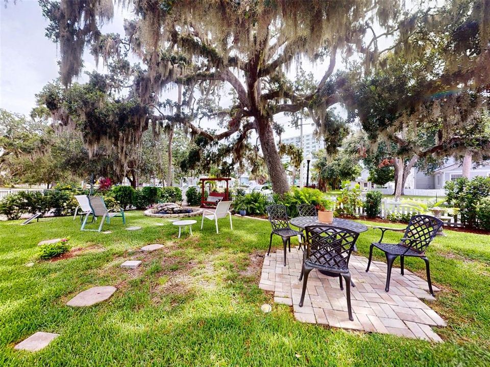 For Sale: $999,000 (6 beds, 6 baths, 2966 Square Feet)