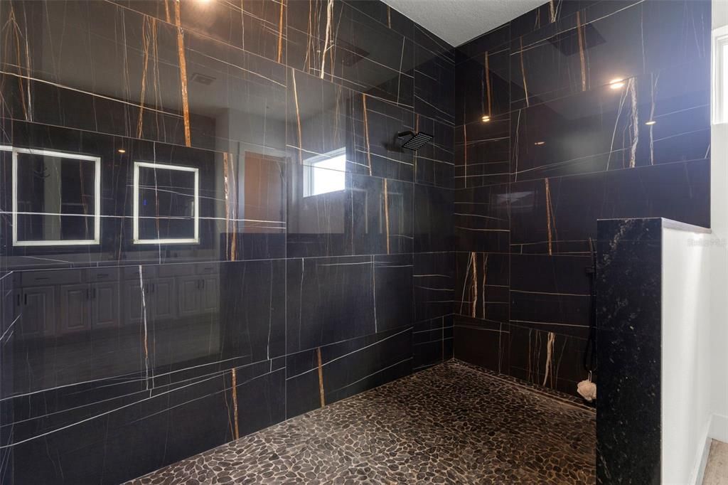 For Sale: $999,999 (4 beds, 3 baths, 3051 Square Feet)