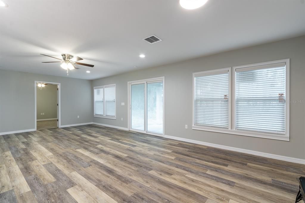 待售: $340,000 (3 贝兹, 2 浴室, 1698 平方英尺)