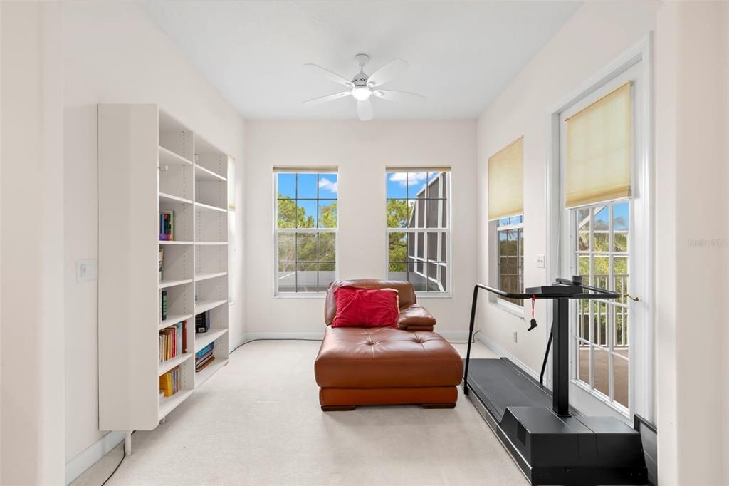 Под контрактом: $1,699,000 (6 спален, 4 ванн, 4488 Квадратных фут)